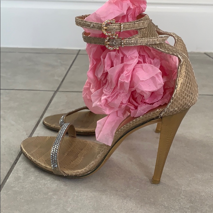 Ferragamo Size 8 B